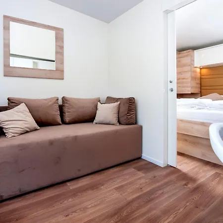 Kamp Mobile Homes And Glamping Tents Delta Marine At Poljana