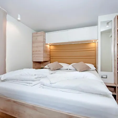 Mobile Homes And Glamping Tents Delta Marine At Poljana * Mali Losinj