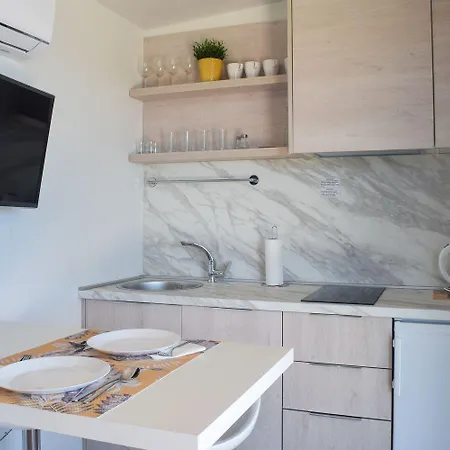 Mobile Homes And Glamping Tents Delta Marine At Poljana