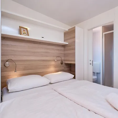 Mobile Homes And Glamping Tents Delta Marine At Poljana Mali Lošinj