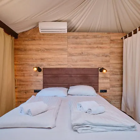 Mobile Homes And Glamping Tents Delta Marine At Poljana Mali Losinj