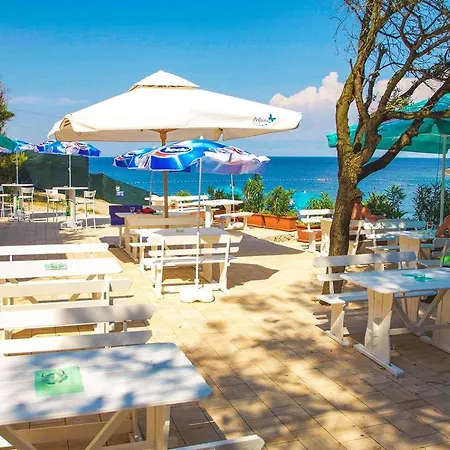Mobile Homes And Glamping Tents Delta Marine At Poljana Mali Lošinj