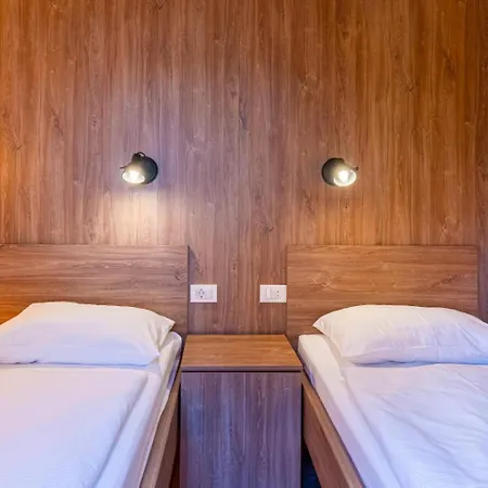 Kemping Mobile Homes And Glamping Tents Delta Marine At Poljana