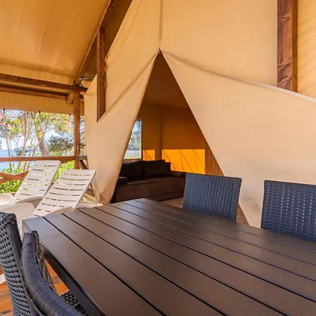 Kamp Mobile Homes And Glamping Tents Delta Marine At Poljana Mali Losinj