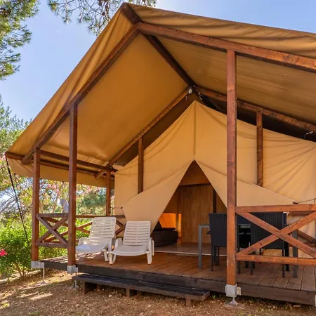 Mobile Homes And Glamping Tents Delta Marine At Poljana * Mali Lošinj
